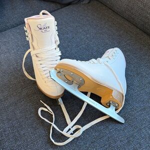 Jackson White Girls Ice Skates size 1 used twice